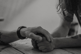 Janine Oswald, Geburtsfotografie, Familiendokumentation, Hamburg, Geburtsprozess, Hausgeburt, Wassergeburt, natürliche Geburt